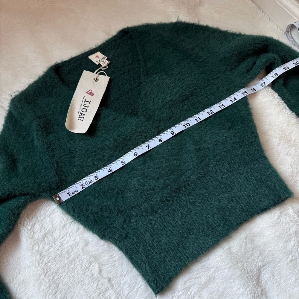 IJOAH Women’s Emerald Green Fuzzy V-Neck Wrap Sweater Top - Sz Small, NWT - Picture 10 of 10